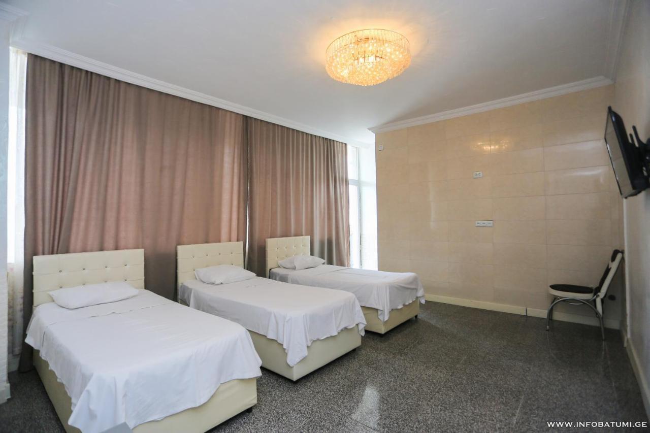 Hotel Carleone Batoumi Extérieur photo
