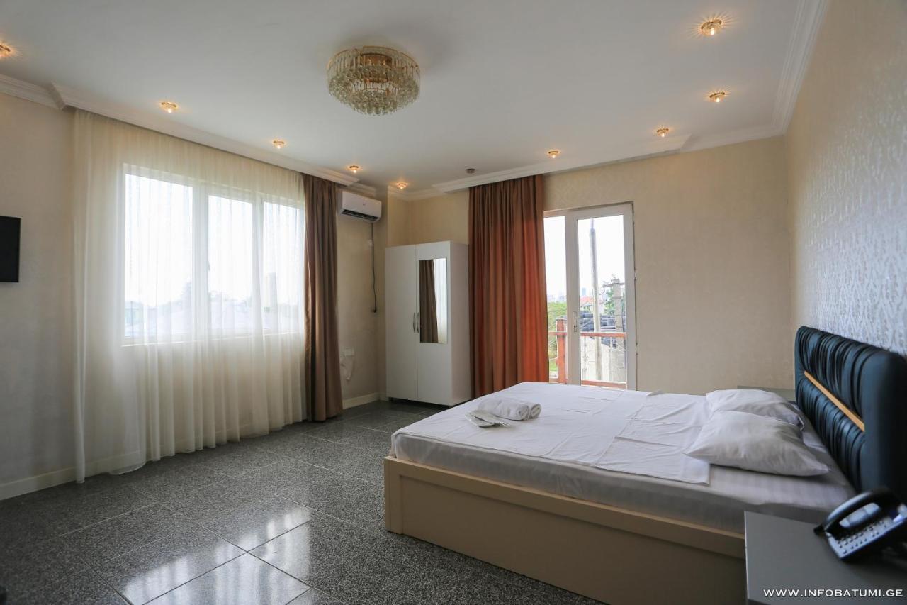 Hotel Carleone Batoumi Extérieur photo