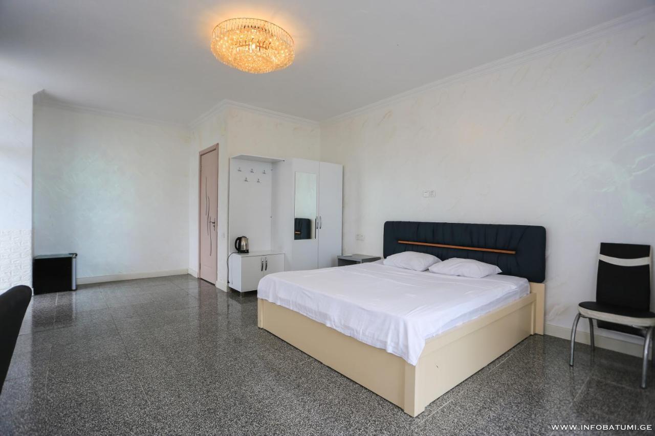 Hotel Carleone Batoumi Extérieur photo