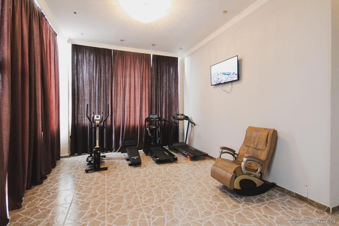 Hotel Carleone Batoumi Extérieur photo